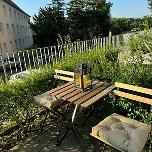 Moderne Mit Terrasse Apartment